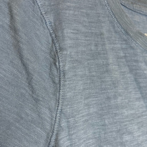 BAG159. Universal Thread Blue Heathered Short Sleeve 100% Cotton Tee M - Picture 3 of 5